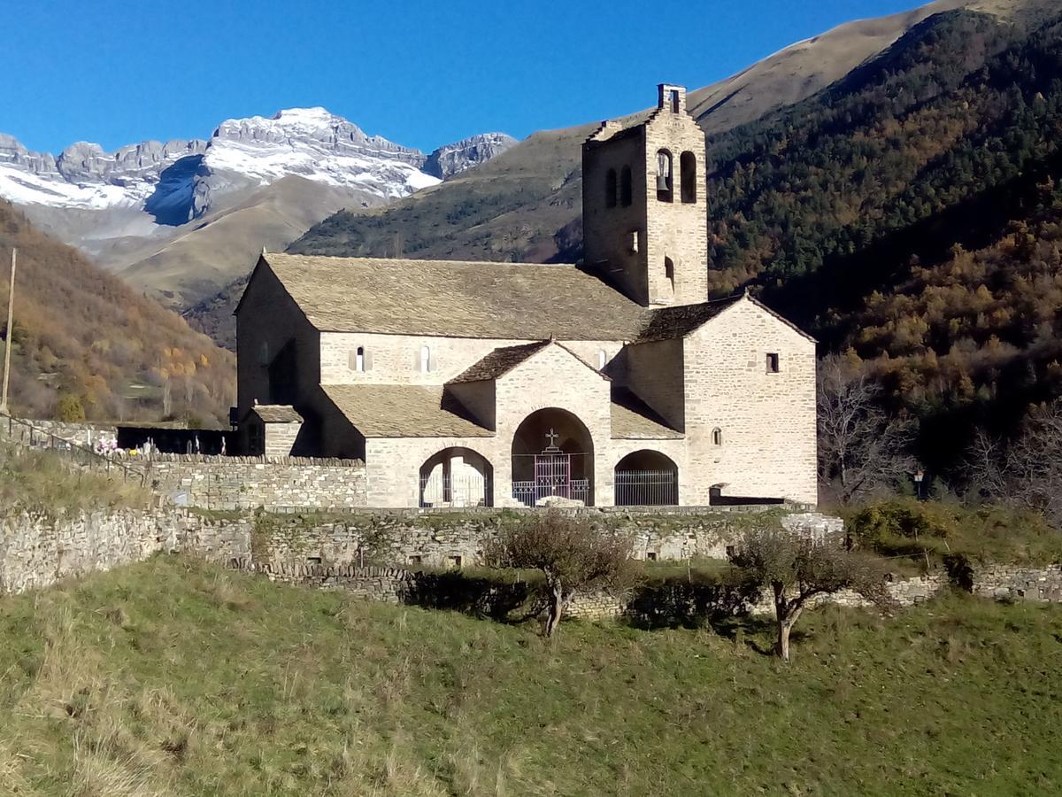 Linás de Broto Albergue El Ultimo Bucardo旅舍 外观 照片