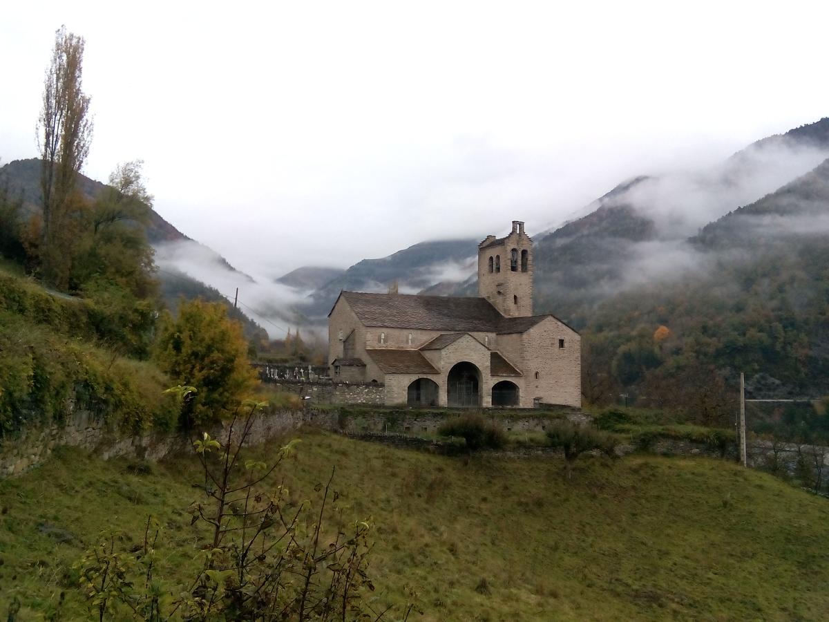 Linás de Broto Albergue El Ultimo Bucardo旅舍 外观 照片