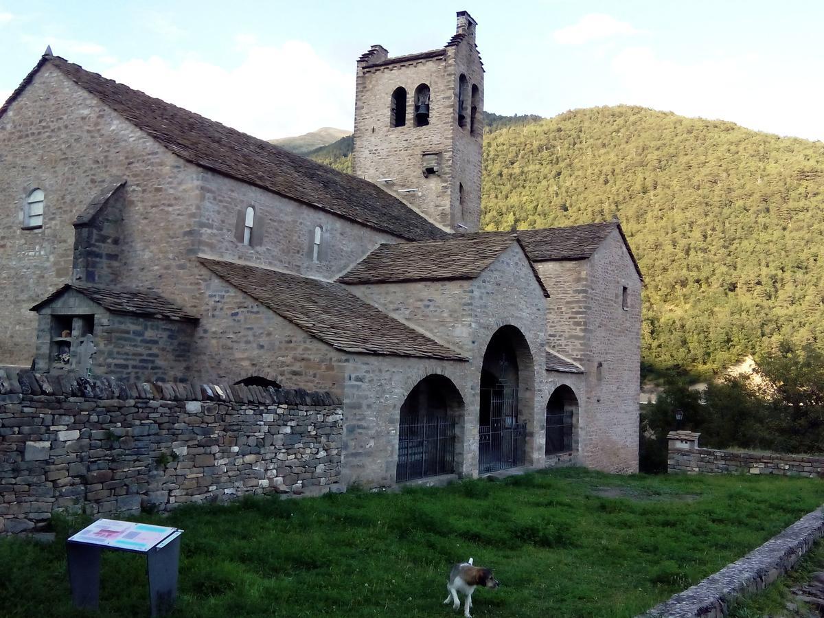 Linás de Broto Albergue El Ultimo Bucardo旅舍 外观 照片