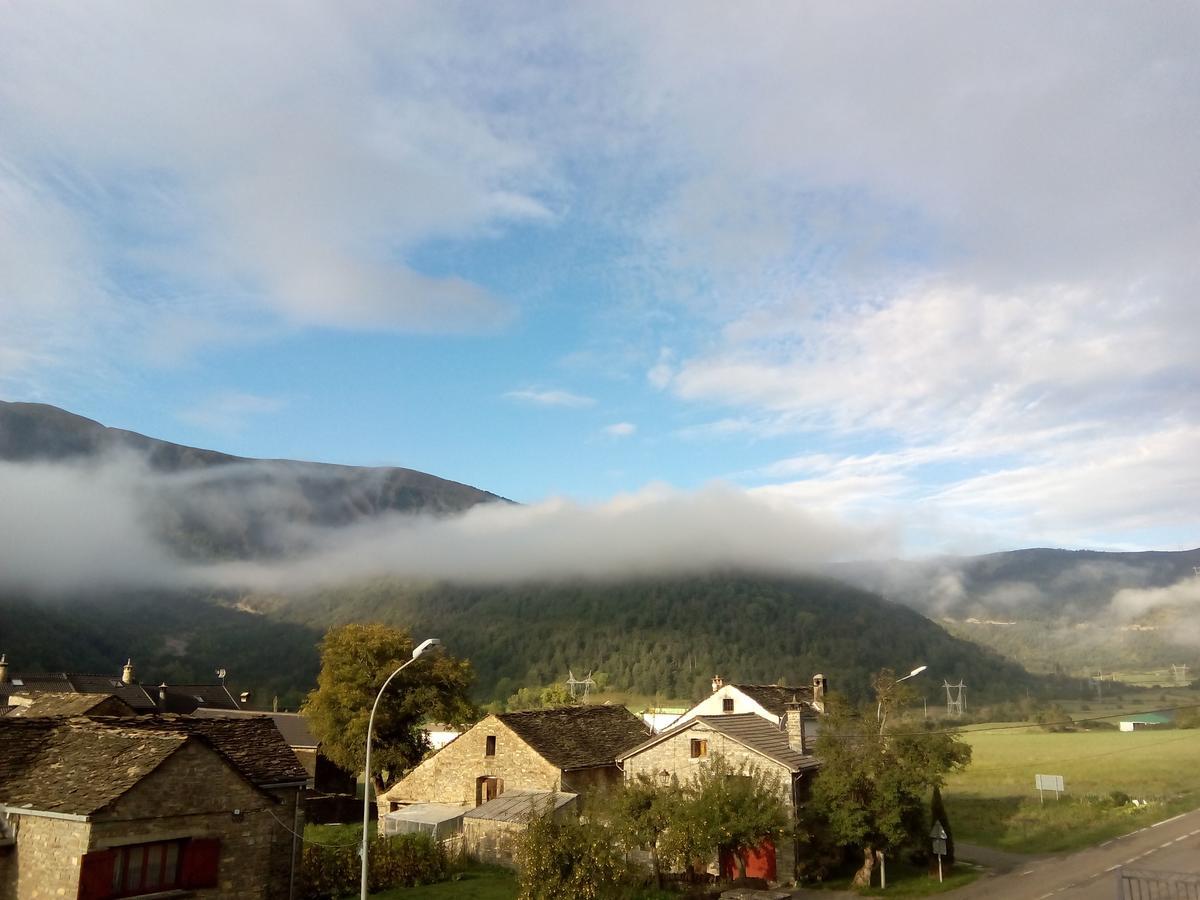 Linás de Broto Albergue El Ultimo Bucardo旅舍 外观 照片