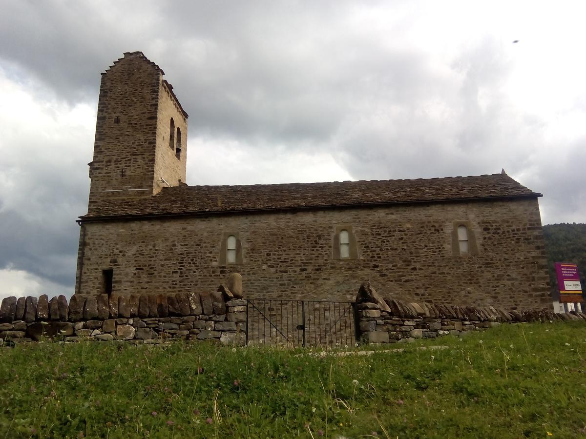 Linás de Broto Albergue El Ultimo Bucardo旅舍 外观 照片