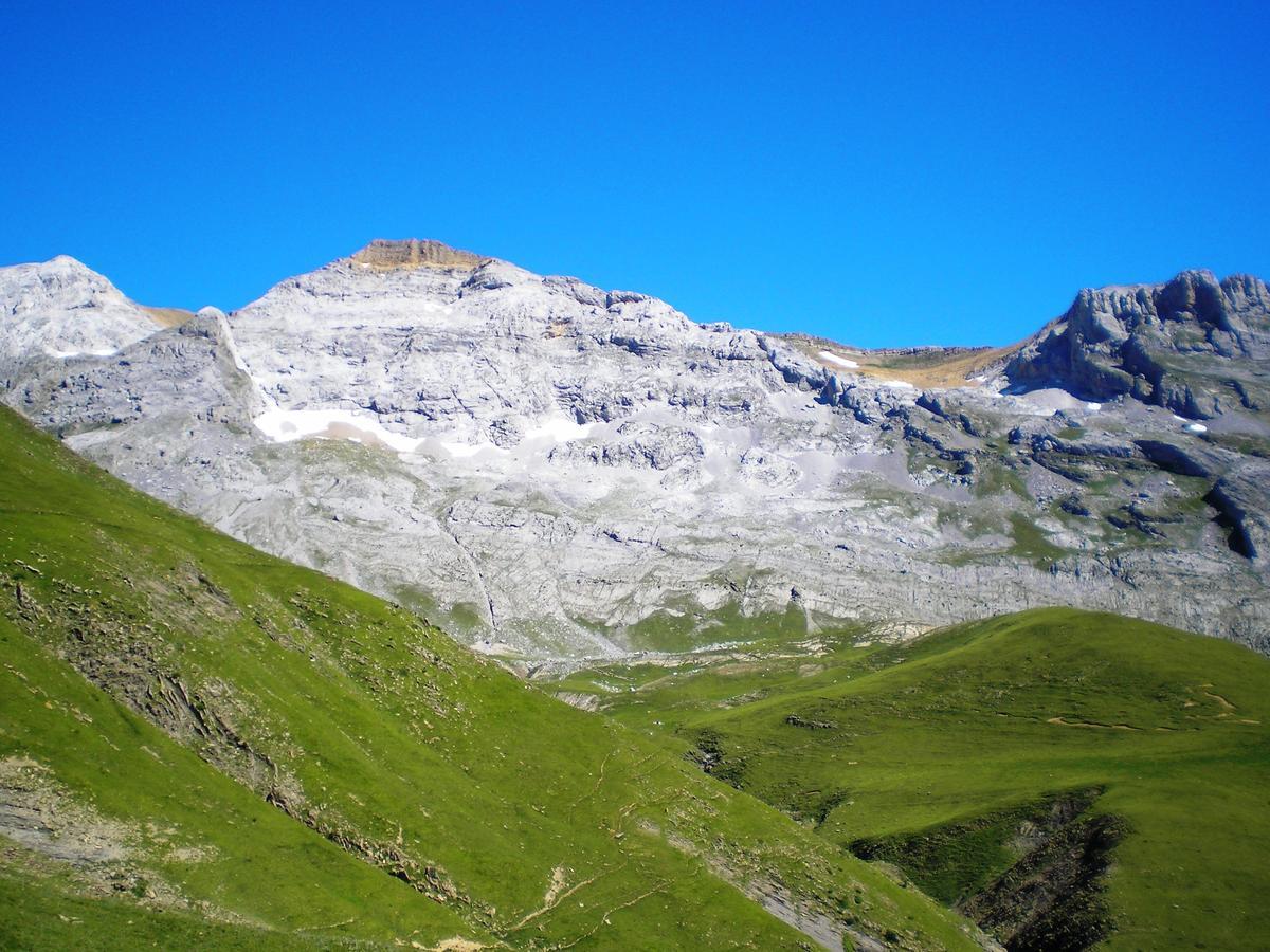 Linás de Broto Albergue El Ultimo Bucardo旅舍 外观 照片